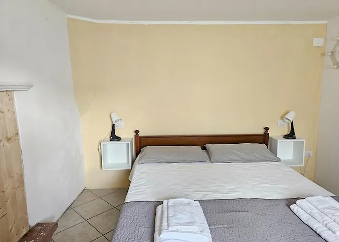 Family Castiglione Apartamento Castiglione dʼIntelvi